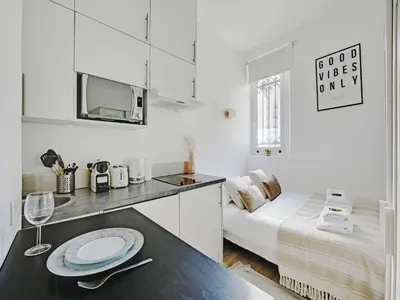 Cuisine ou kitchenette dans l'établissement Superb studio 2P Ecole Militaire Eiffel Tower - MOBILITY LEASE