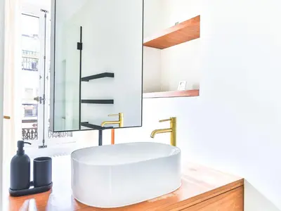 Salle de bains dans l'établissement Beautiful modern apartment 3 BDR 6P C ur de Paris