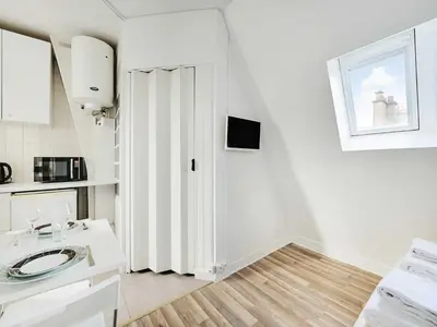 Plan de l'établissement Cosy studio near Atelier des Lumières - 2P