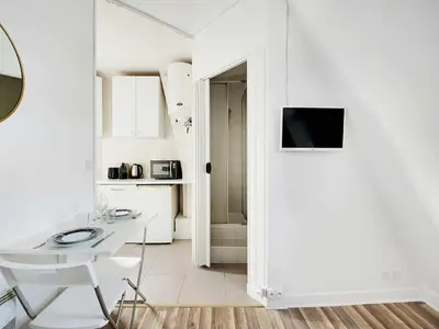 Plan de l'établissement Cosy studio near Atelier des Lumières - 2P