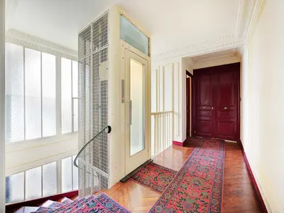 Plan de l'établissement Cosy studio near Atelier des Lumières - 2P