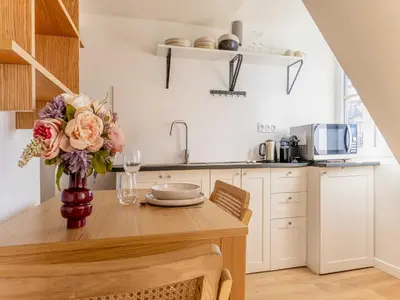 Cuisine ou kitchenette dans l'établissement Studio COSY in the heart of Paris - Mobility lease