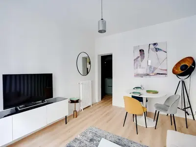 Télévision ou salle de divertissement dans l'établissement Charming apartment 1BDR 2P near Parc Monceau