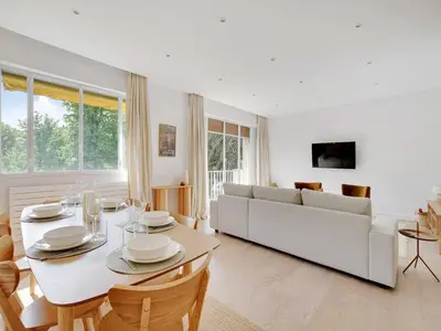 Coin salon dans l'établissement Comfortable and modern apt - 2BD 6P - Neuilly