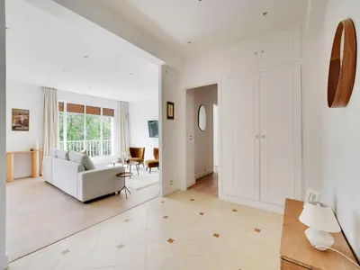 Coin salon dans l'établissement Comfortable and modern apt - 2BD 6P - Neuilly
