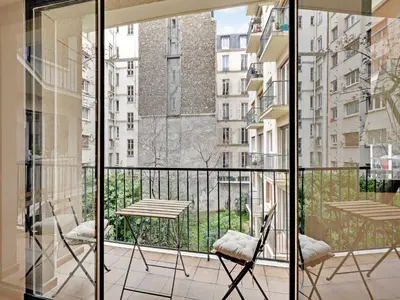 Balcon ou terrasse dans l'établissement Haven of peace with balcony near Etoile Porte Maillot