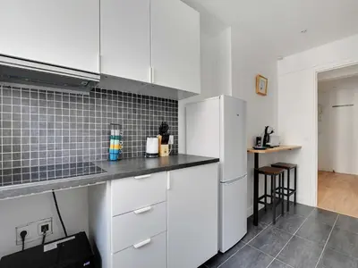 Cuisine ou kitchenette dans l'établissement Bright flat - 1BR 4P - Javel