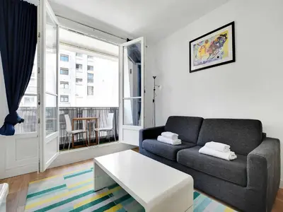 Coin salon dans l'établissement Bright flat - 1BR 4P - Javel