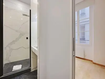 Salle de bains dans l'établissement Superb studio 2P - Rivoli Notre-Dame