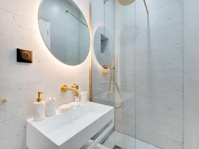 Salle de bains dans l'établissement Cozy Parisian 2P Studio in the Prestigious 8th