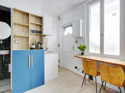 Cuisine ou kitchenette dans l'établissement Studio COSY 2P - Boulogne Rolland garros