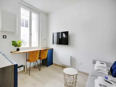 Télévision ou salle de divertissement dans l'établissement Studio COSY 2P - Boulogne Rolland garros