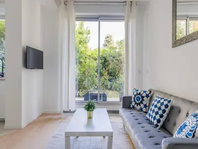 Télévision ou salle de divertissement dans l'établissement Apartment COSY - 1BDR 2P - Neuilly sur Seine