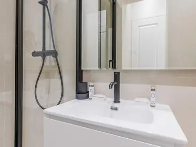 Salle de bains dans l'établissement Apartment COSY - 1BDR 2P - Neuilly sur Seine