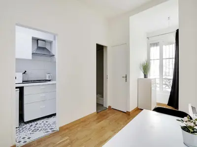 Cuisine ou kitchenette dans l'établissement Spacious Studio - 2P - Levallois-Perret