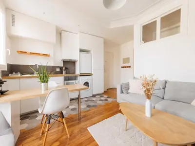 Cuisine ou kitchenette dans l'établissement Apartment COSY - 1BDR 2P - Guy Môquet