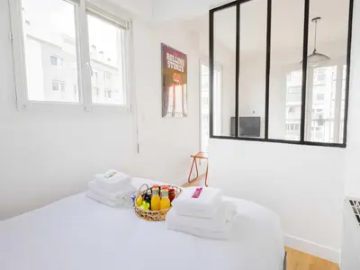 Un ou plusieurs lits dans un hébergement de l'établissement Nice appt near Champs de Mars - 1 BDR 2P - DUPLEIX