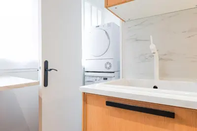 Cuisine ou kitchenette dans l'établissement Spacious flat 5P - 3BDR with balcony Boulogne Billancourt