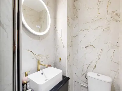 Salle de bains dans l'établissement Charming studio 1P Neuilly Seine - Porte Maillot