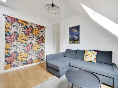 Coin salon dans l'établissement Nice 2 rooms refurbished - MOULIN ROUGE Pigallle - BAIL MOBILITE