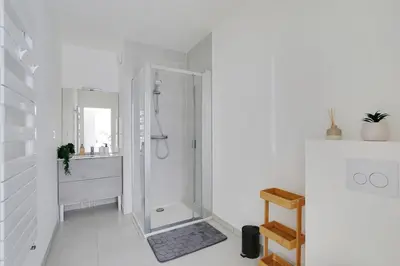 Salle de bains dans l'établissement Studio spacieux à 2 minutes de Paris - 4 personnes