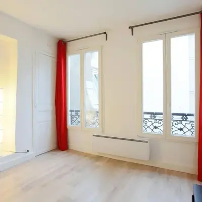 Lovely apartment 10 min walk to Louvre 3 Persons