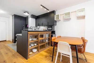 Cuisine ou kitchenette dans l'établissement GuestReady - A lovely gem near Paris