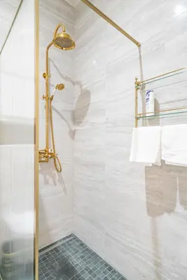 Salle de bains dans l'établissement Paix