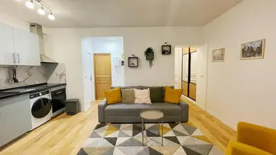 Cuisine ou kitchenette dans l'établissement Lux Home Le Marais