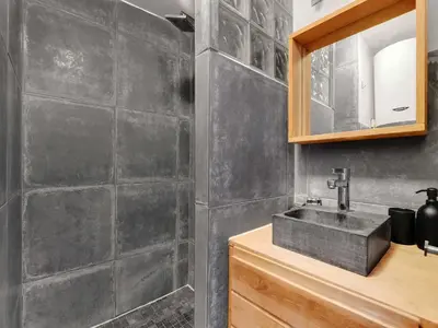 Salle de bains dans l'établissement Charming Apartment - Mobility Lease