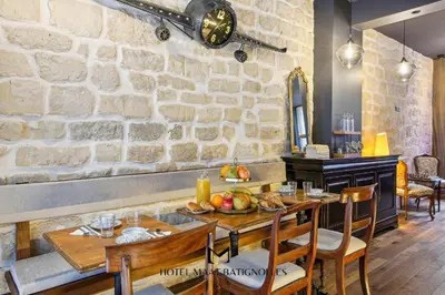 Boissons dans l'établissement Hôtel Maât Batignolles