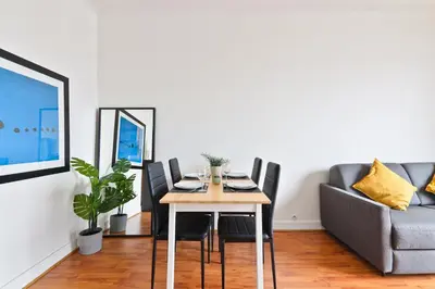 Plan de l'établissement Élégant Studio Appartement Quartier Les Marais Free Netflix