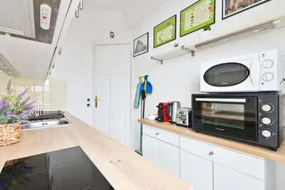 Plan de l'établissement Élégant Studio Appartement Quartier Les Marais Free Netflix
