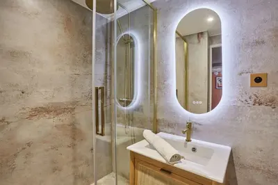Salle de bains dans l'établissement Residence AC Champs de Mars Eiffel Tower by Studio Prestige