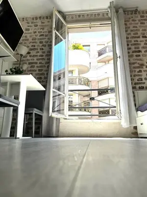 Cuisine ou kitchenette dans l'établissement Cosy 2 Bedroom, Paris, Near Metro - 4 Peoples