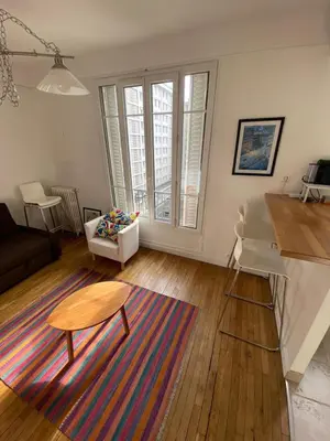 Télévision ou salle de divertissement dans l'établissement Appartement de charme F2, Porte St Cloud