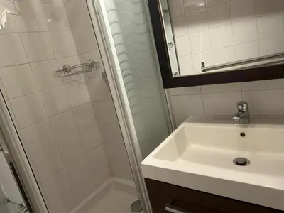 Salle de bains dans l'établissement Royal Pereire - Paris 17ème