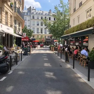 Apartment on Montmartre Street