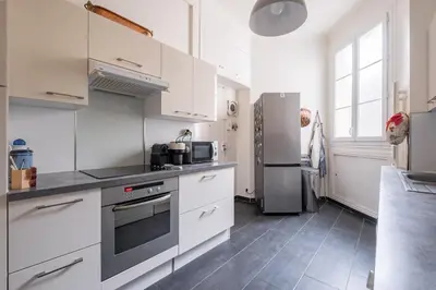Cuisine ou kitchenette dans l'établissement Veeve - Peachy Butterflies