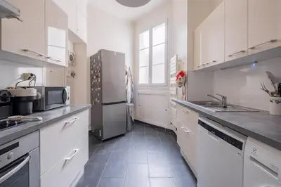 Cuisine ou kitchenette dans l'établissement Veeve - Peachy Butterflies