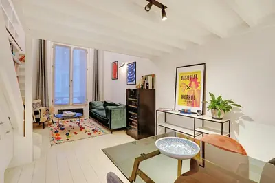 Télévision ou salle de divertissement dans l'établissement Appartement Montmartre