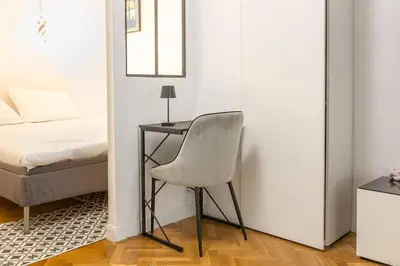 Un ou plusieurs lits dans un hébergement de l'établissement Élégante Évasion dans le Vibrant 11e arrondissement - longue durée