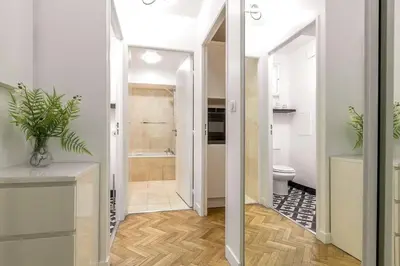 Salle de bains dans l'établissement Élégante Évasion dans le Vibrant 11e arrondissement - longue durée