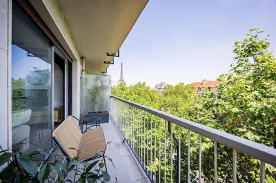 Balcon ou terrasse dans l'établissement 3 Bedroom Apartment #3SDB#Champ de Mars# Eiffel Tower