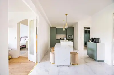 Cuisine ou kitchenette dans l'établissement 3 Bedroom Apartment #3SDB#Champ de Mars# Eiffel Tower