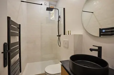 Salle de bains dans l'établissement Sublime flat Paris Bois de Vincennes by Studio prestige