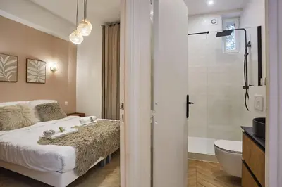 Salle de bains dans l'établissement Sublime flat Paris Bois de Vincennes by Studio prestige