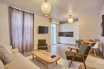 Télévision ou salle de divertissement dans l'établissement Sublime flat Paris Bois de Vincennes by Studio prestige