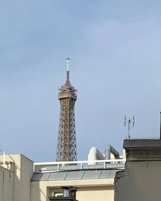 Plan de l'établissement Appartement vue sur la tour Eiffel