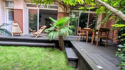 Jardin de l'établissement Beautiful apartment with private garden